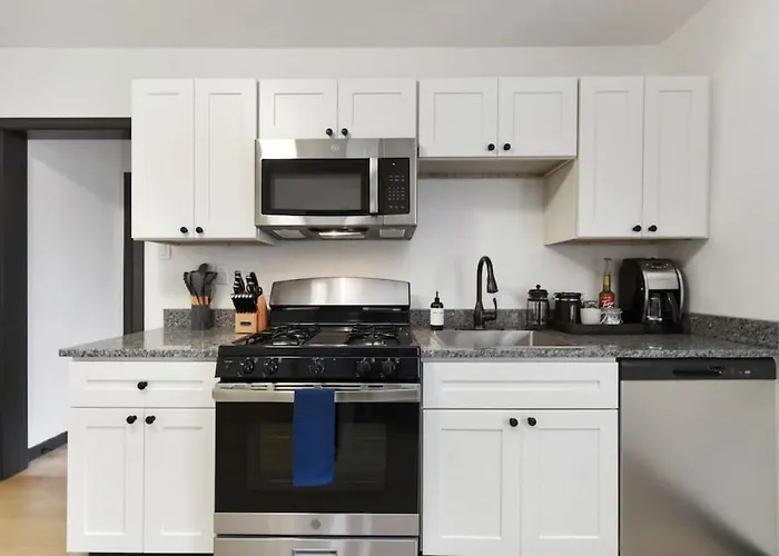 Hostwise - Butler St, Off-street Parking, Brand New! Apartment