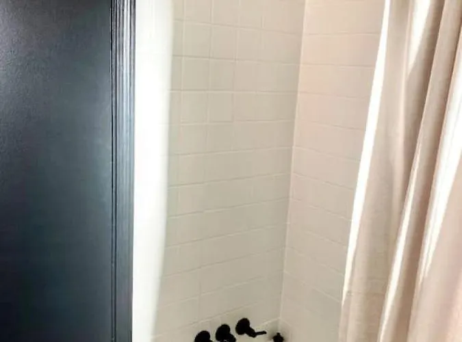 Apartment Hostwise - Butler St, Off-street Parking, Brand New! Pittsburgh